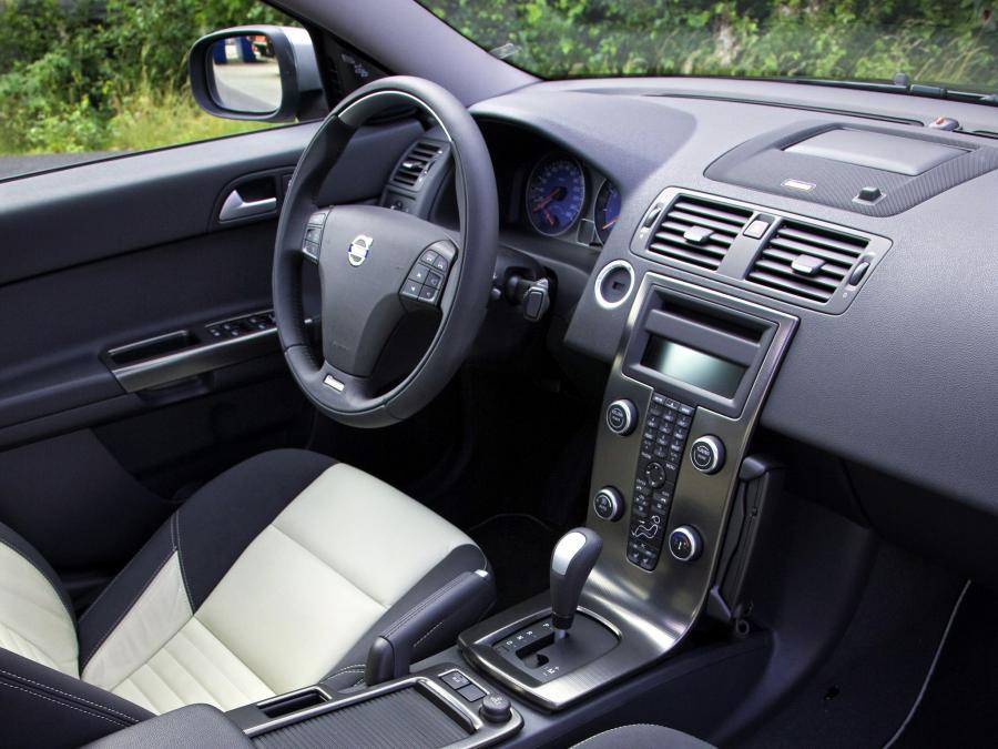  Volvo S40 R-Design 2008 года  (фото 17 из 18)